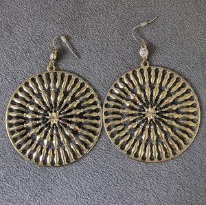 Round statement earrings